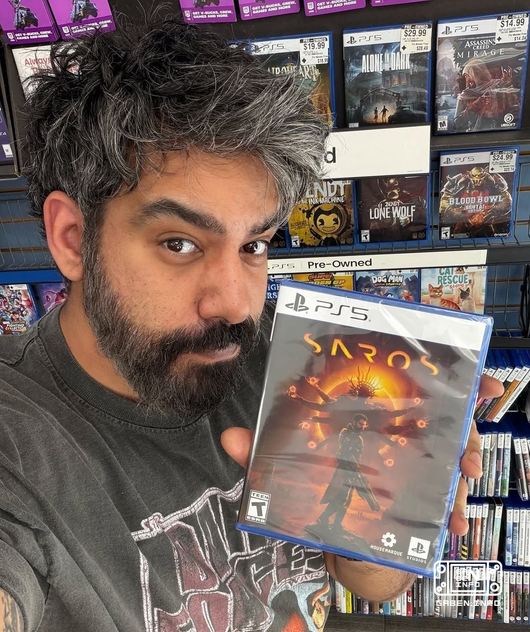 Actor Rahul Kohli boasted that he bought himself, thanks to the release of Saros, “22 years ago I filled such shelves in...