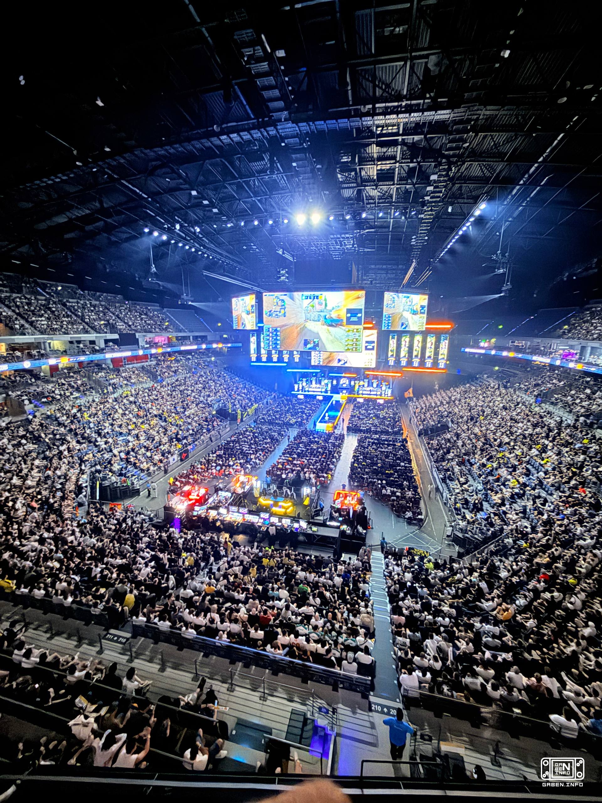 🏟 LANXESS Arena забита на все 101%