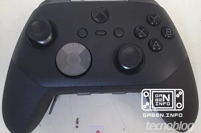 BREAKING: First look at the leaked Xbox Elite Controller 3 Among the main features are wheels at the bottom of the gamep...