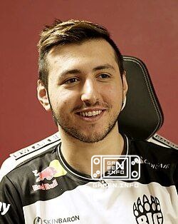 soulfly shared his impressions of the game with XANTARES: “Playing with XANTARES is like playing with a wallhack, you kn...