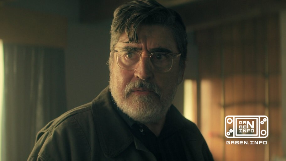 According to Alfred Molina, the writers of the series "Town" have plans for three seasons.The actor also wouldn’t mind r...