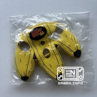 Official Donkey Kong 64 fabric banana peel case for the Nintendo 64 controller.Looks damn.