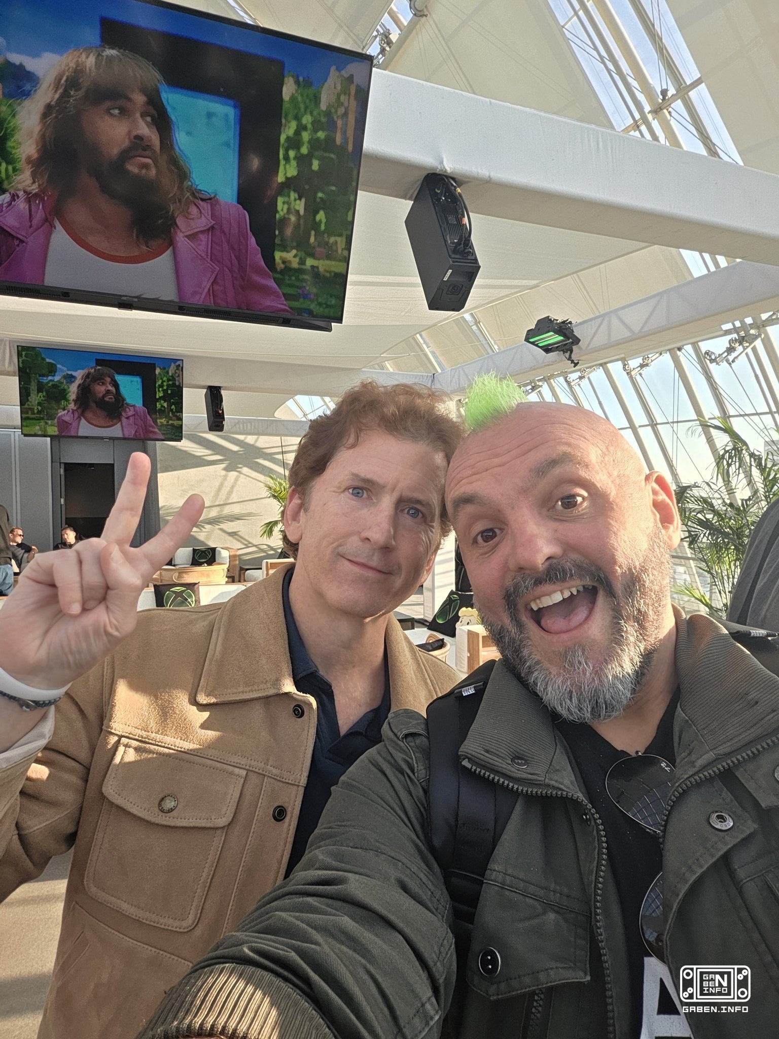 Small King Todd Howard уже на месте Ждём 5-минутную прелюдию к ремейку Fallout 3. Ну а TES 6... ну через годик можно уж ...