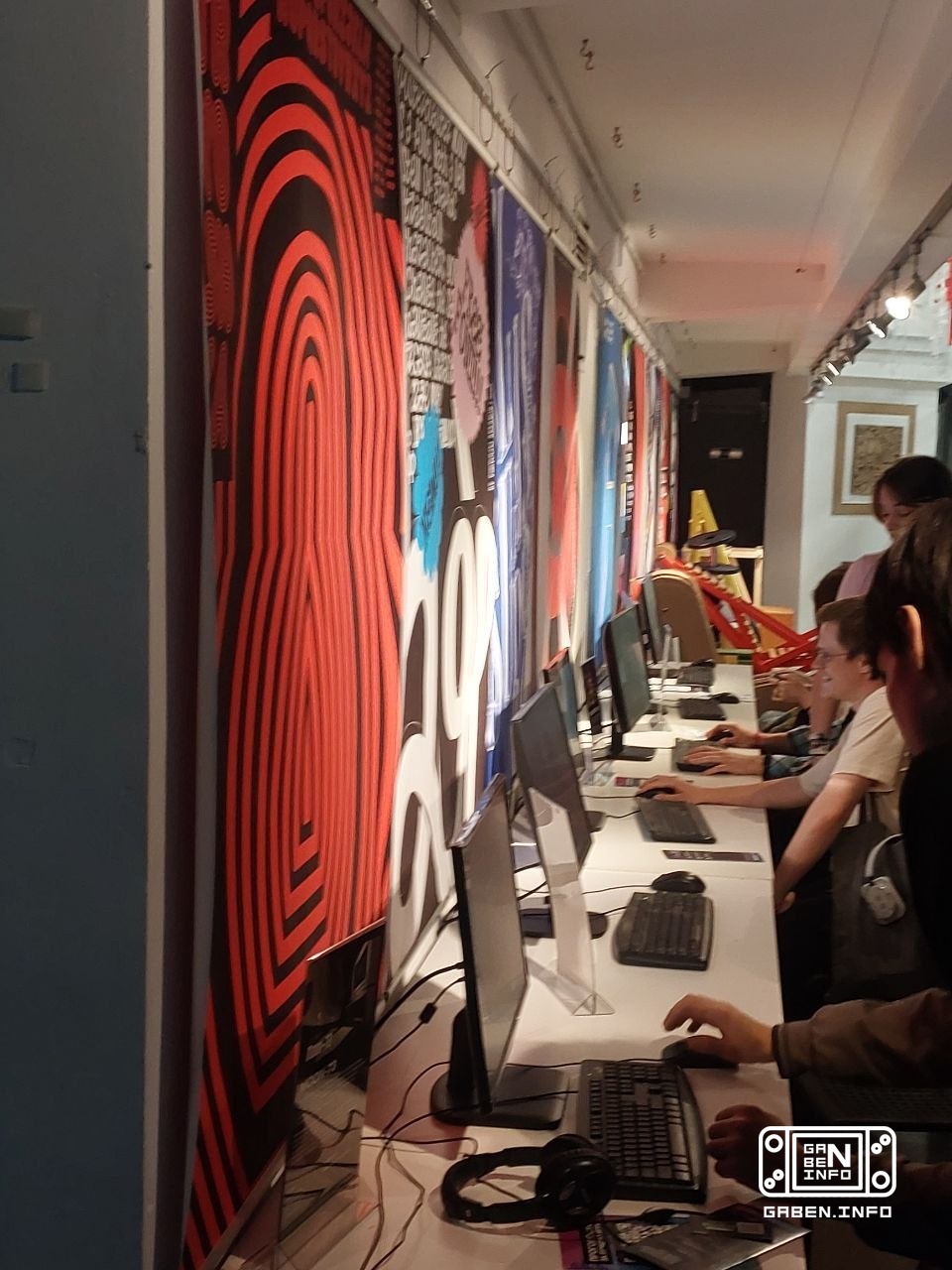 🐺 Сегодня на мероприятии B&D GAME FEST смотрел на наши инди. Также заскочил на пару интересных лекций. К сожалению, целе...