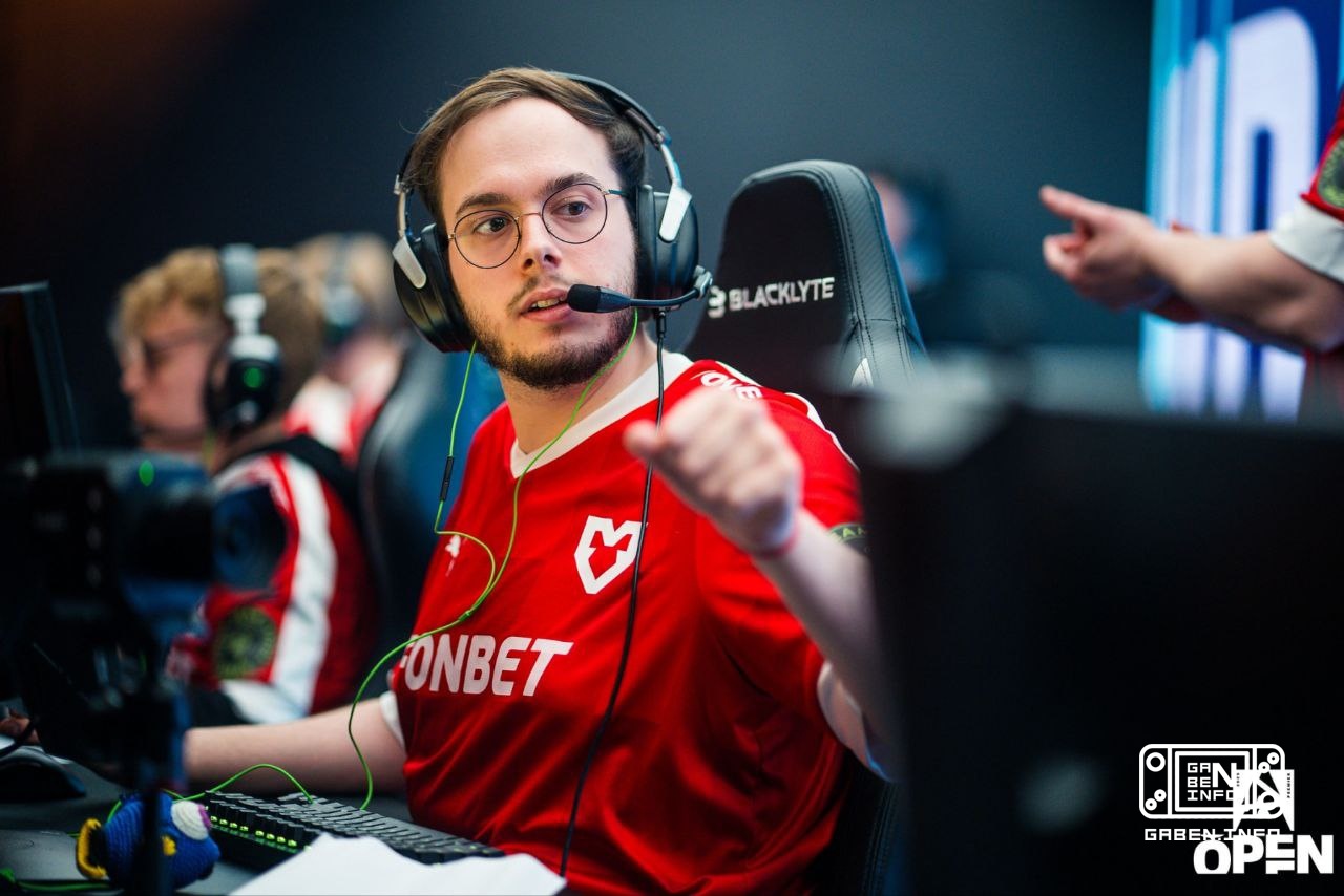 ESL asked pro players what the hardest thing about CS2 was: xertioN - hold the corners donk - counter-strafes Aleksib - ...