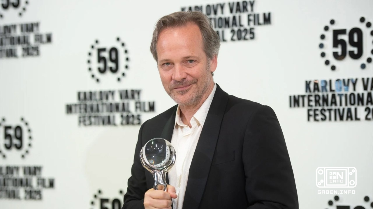 Peter Sarsgaard, known for Memento and Batman, has joined the cast of The Last of Us season three.The artist will play t...