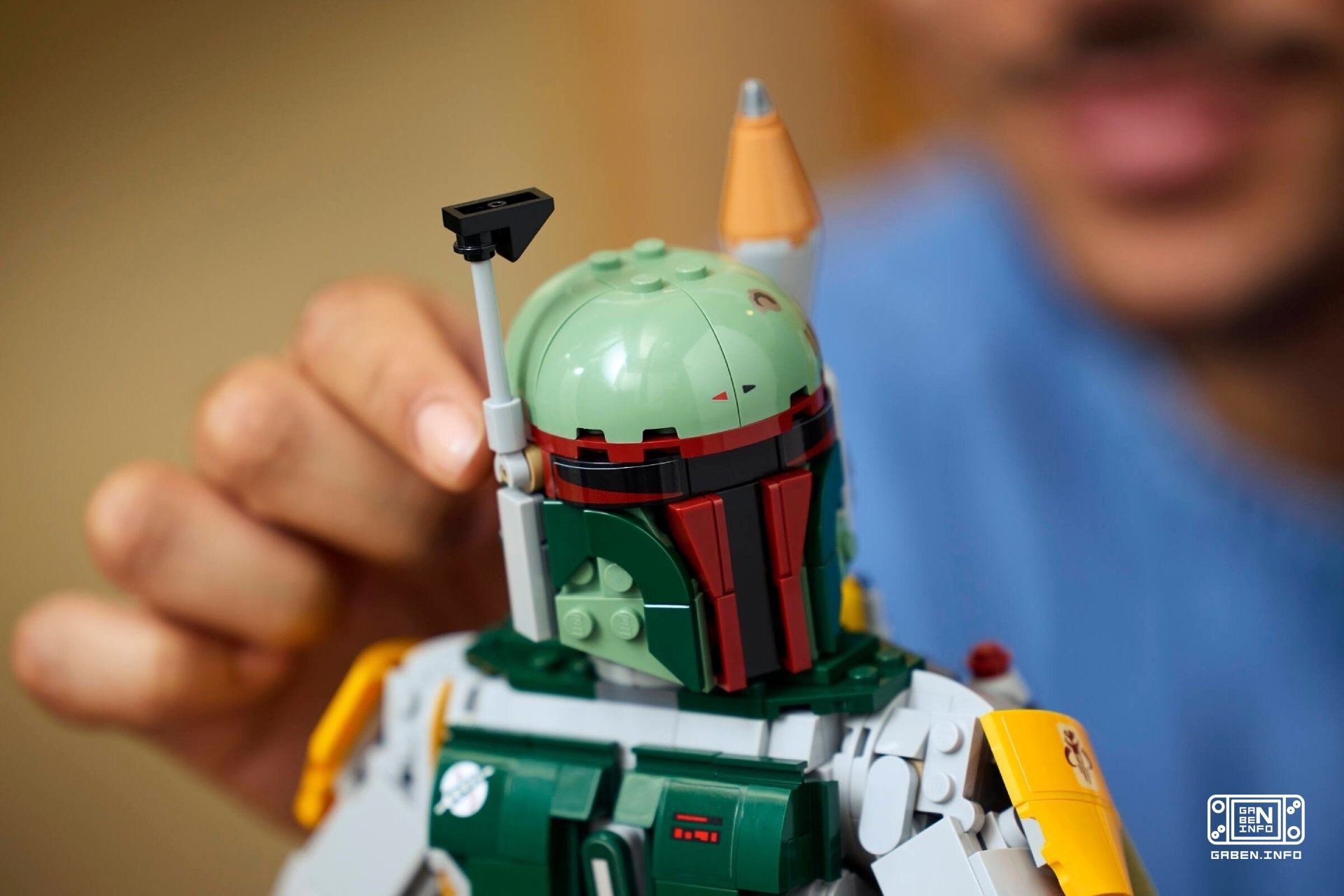 LEGO анонсировала 170-долларовый набор Boba Fett — из него получится собрать 41-сантиметровую модель наёмника. Продажи н...
