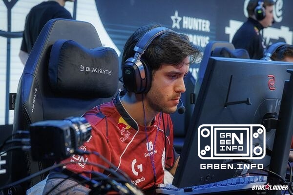 По данным HLTV SunPayus появится в составе FUT уже на PGL MASTERS BUCHAREST. Он должен заменить cmtry. 🏆 Counter-Strike