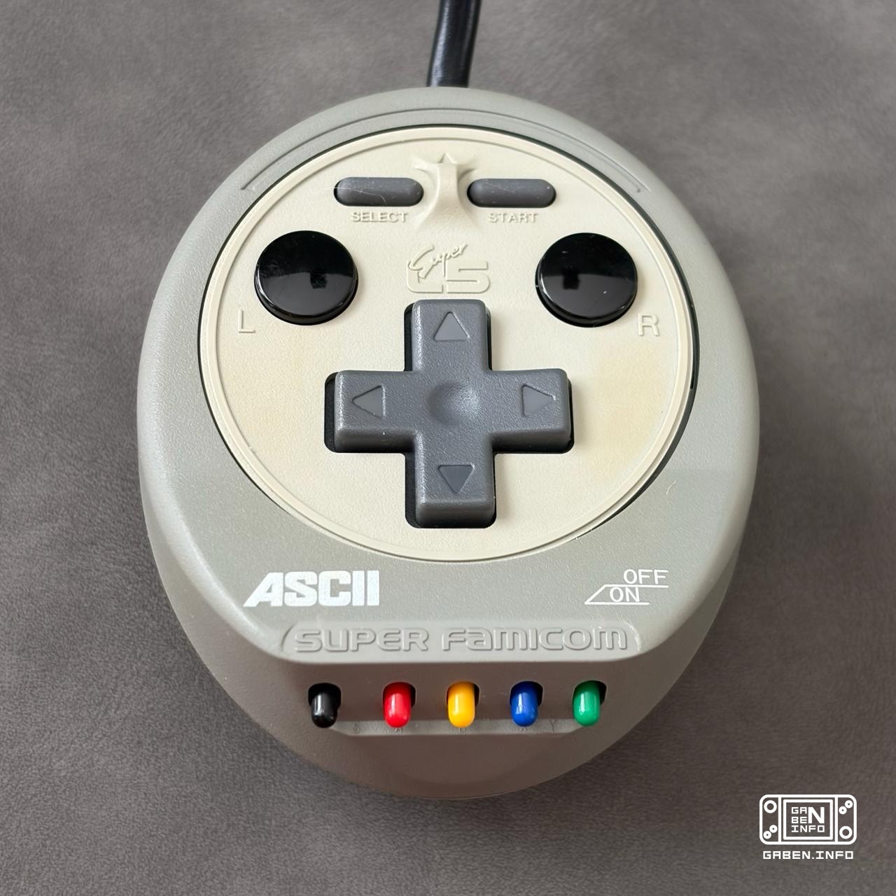 ¡Mira el fantástico controlador ASCII lanzado para juegos con una sola mano en SF/SNES a principios de los 90! Este “gam...