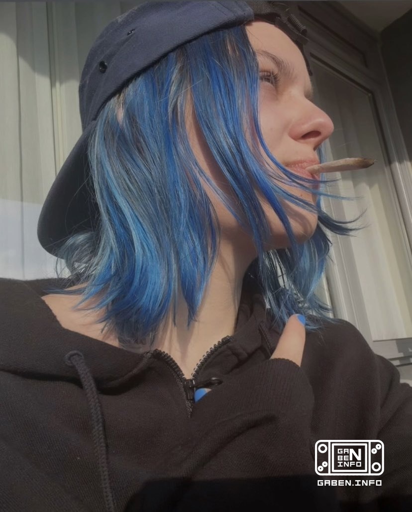 Hayat Garip dizisinden Chloe Price'a ilk bakış. Aktris Maisie Stella "mavinin ruh hali rengini" yakaladı ve karakterinin...