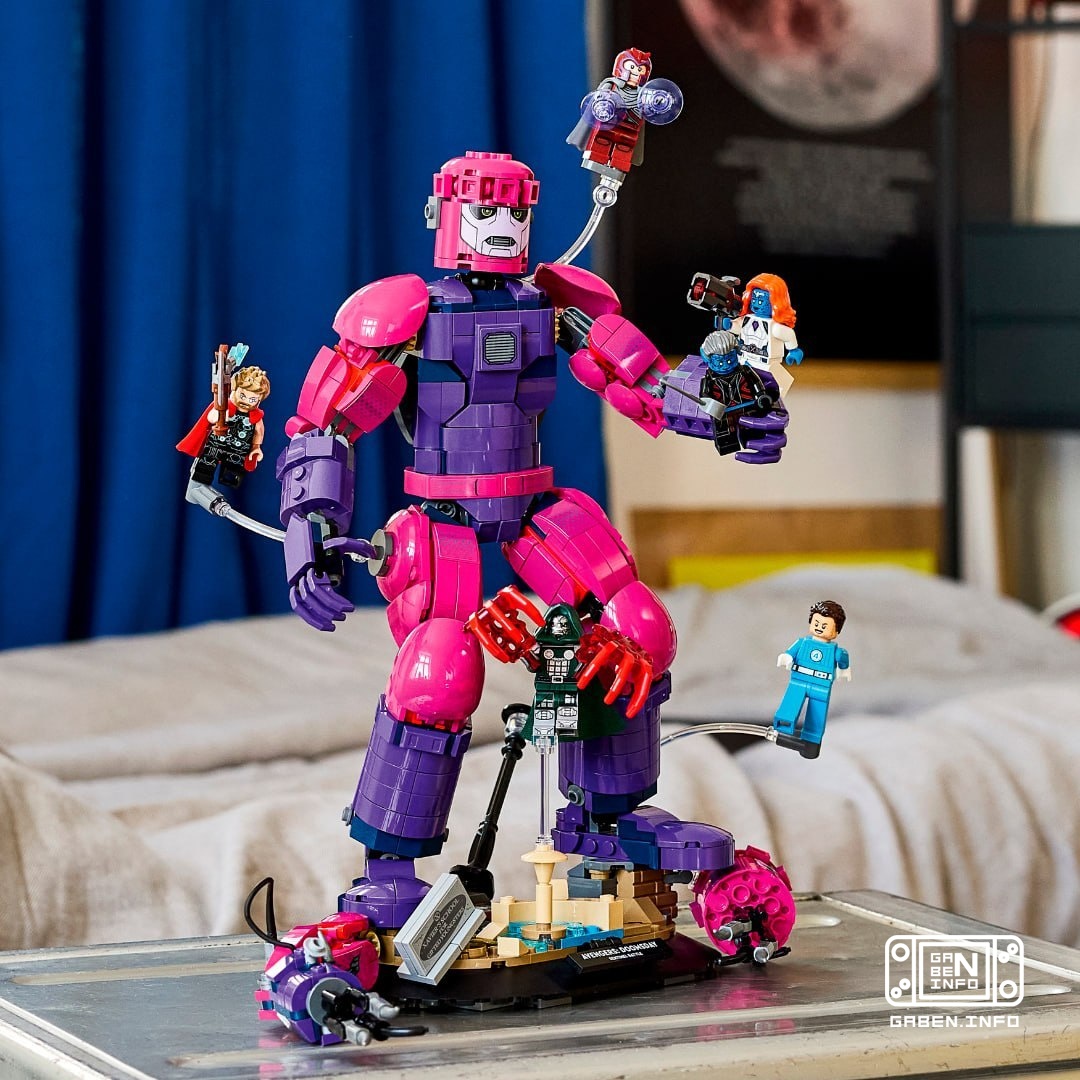 レゴは、特にガーディアンとの戦いのインスタレーションを含む、「アベンジャーズ：ドクター・ドゥーム」に基づいたコレクションを発表しました。これらのセットは、大ヒット作のリリースの 2 か月前である 10 月初旬に発売されます。