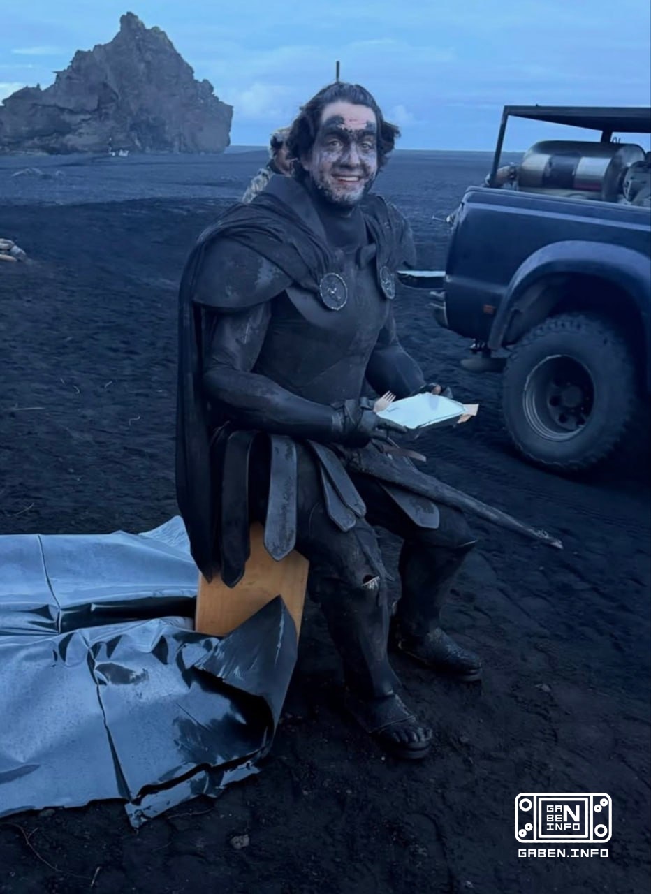 💪 Benny Safdy berbalde di filming Odisse Agamemnon Agung... sedang istirahat makan siang. Permainan dan film