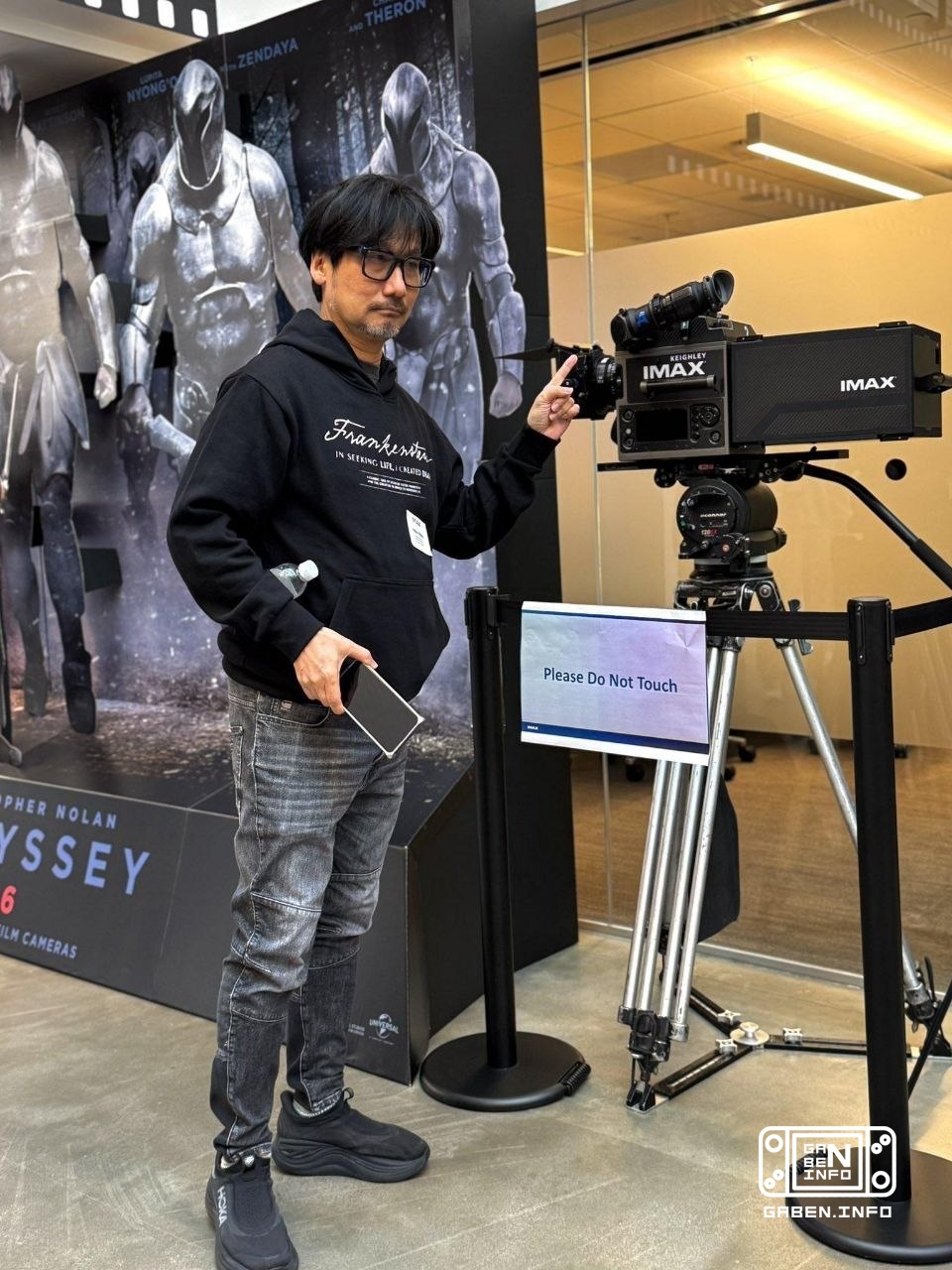 Jeff Kiley przedstawił swojego kochanka i swoją matkę. Zapraszał też Kozimę na randkę do sztabu IMAX w Los Angeles!