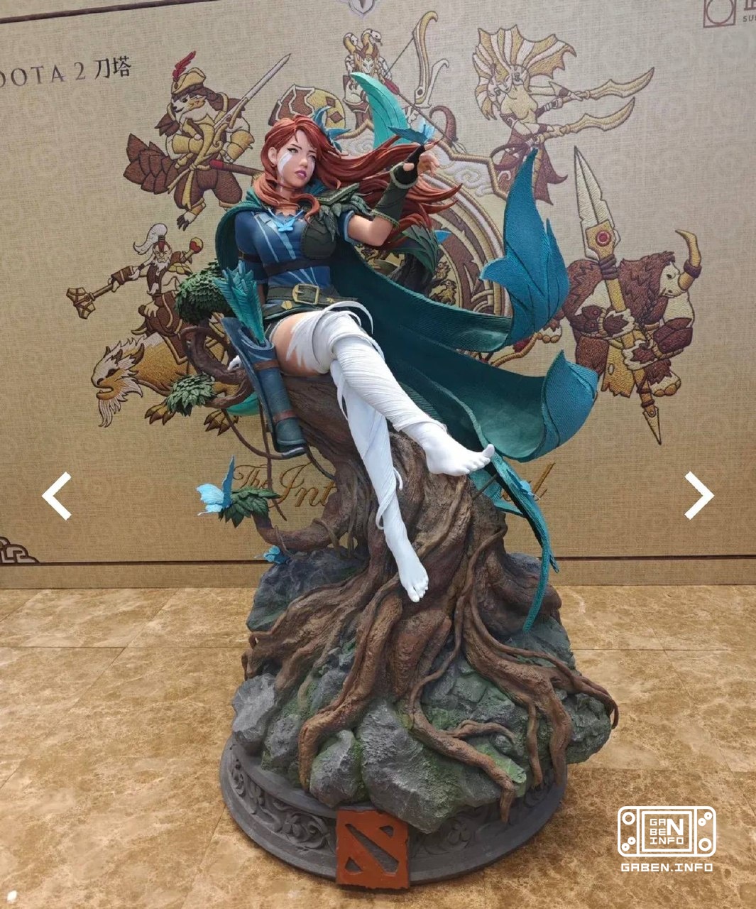 There 's a two-metre figure of Vrki on the Inte with very high-quality foot detail . Futsalists are ripping off their wa...