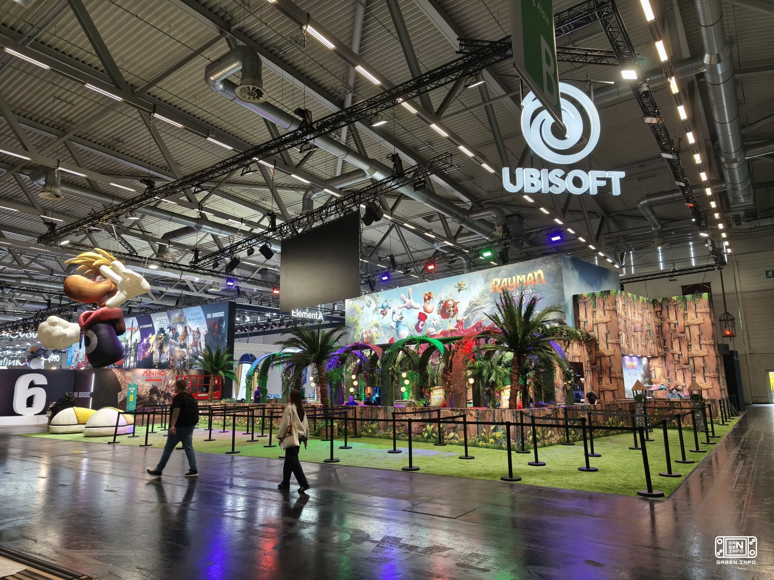 Огромный стенд Ubisoft на Gamescom с гигантским Рейманом Единственная проблема это то, что эксклюзив для жителей Германи...
