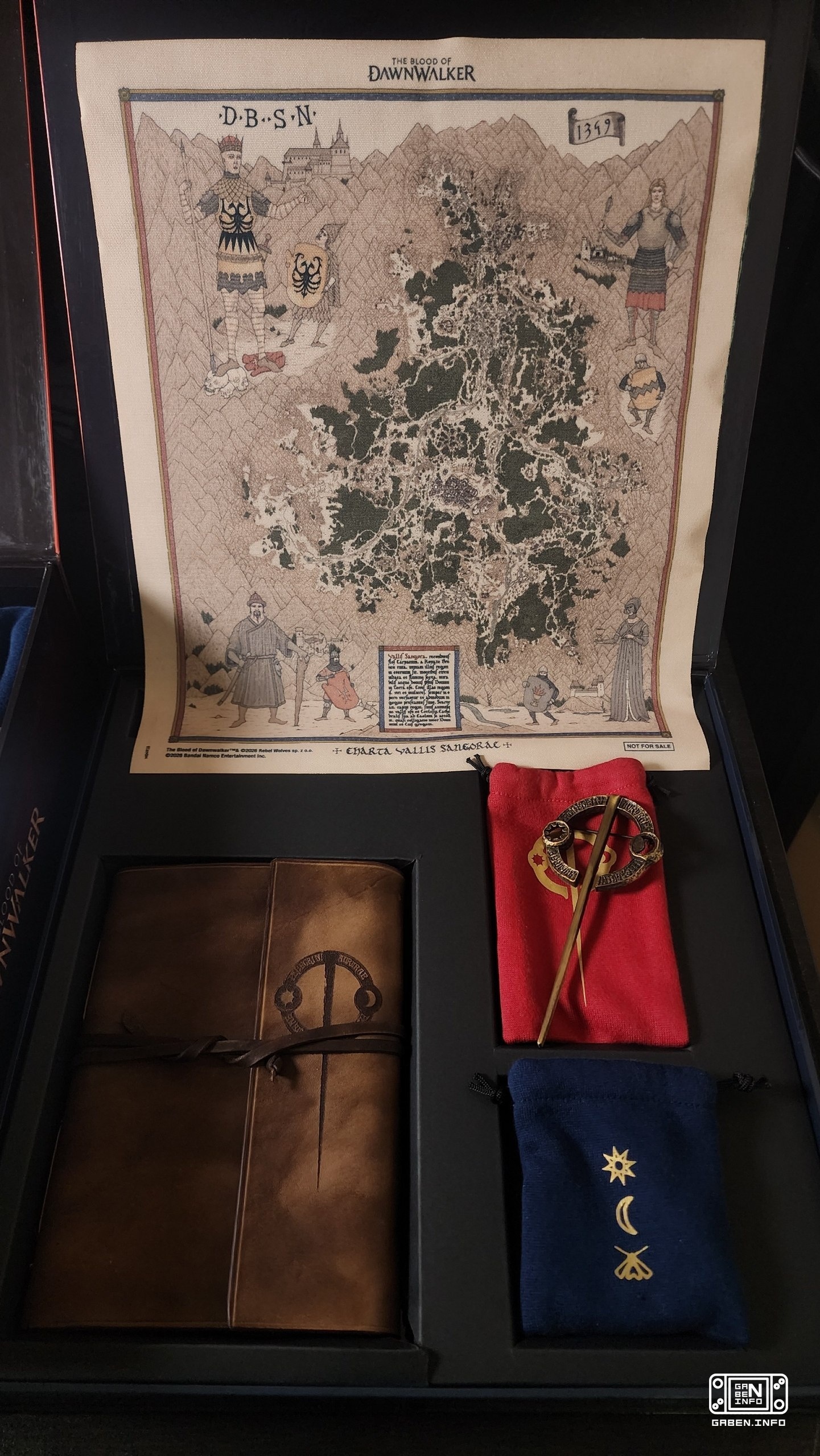 Les journalistes et les blogueurs ont reçu des copies de The Blood of Dawnwalker, comme d'habitude, avec des plumes que ...