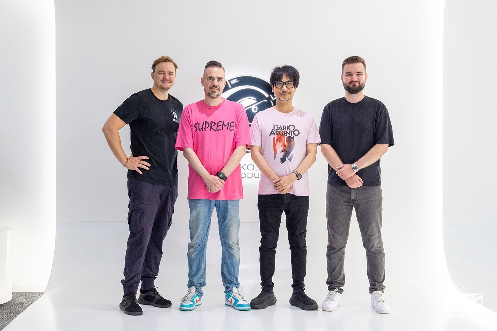 Kojima Remedy'deki en sevdiği çocuklarla bir araya geldi. Kojima'yla birlikte Control Resonant'ta XBOX'da özel bir görev...