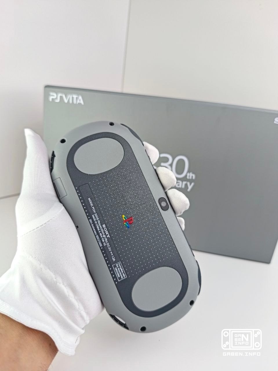 🔥 Custom PS Vita Slim in the 30th Anniversary design ,