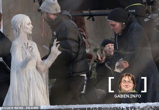 Photos from the set of “A Christmas Carol” by Ty West (“X”, “Pearl”, “Maxine XXX”) have appeared online, in which you ca...