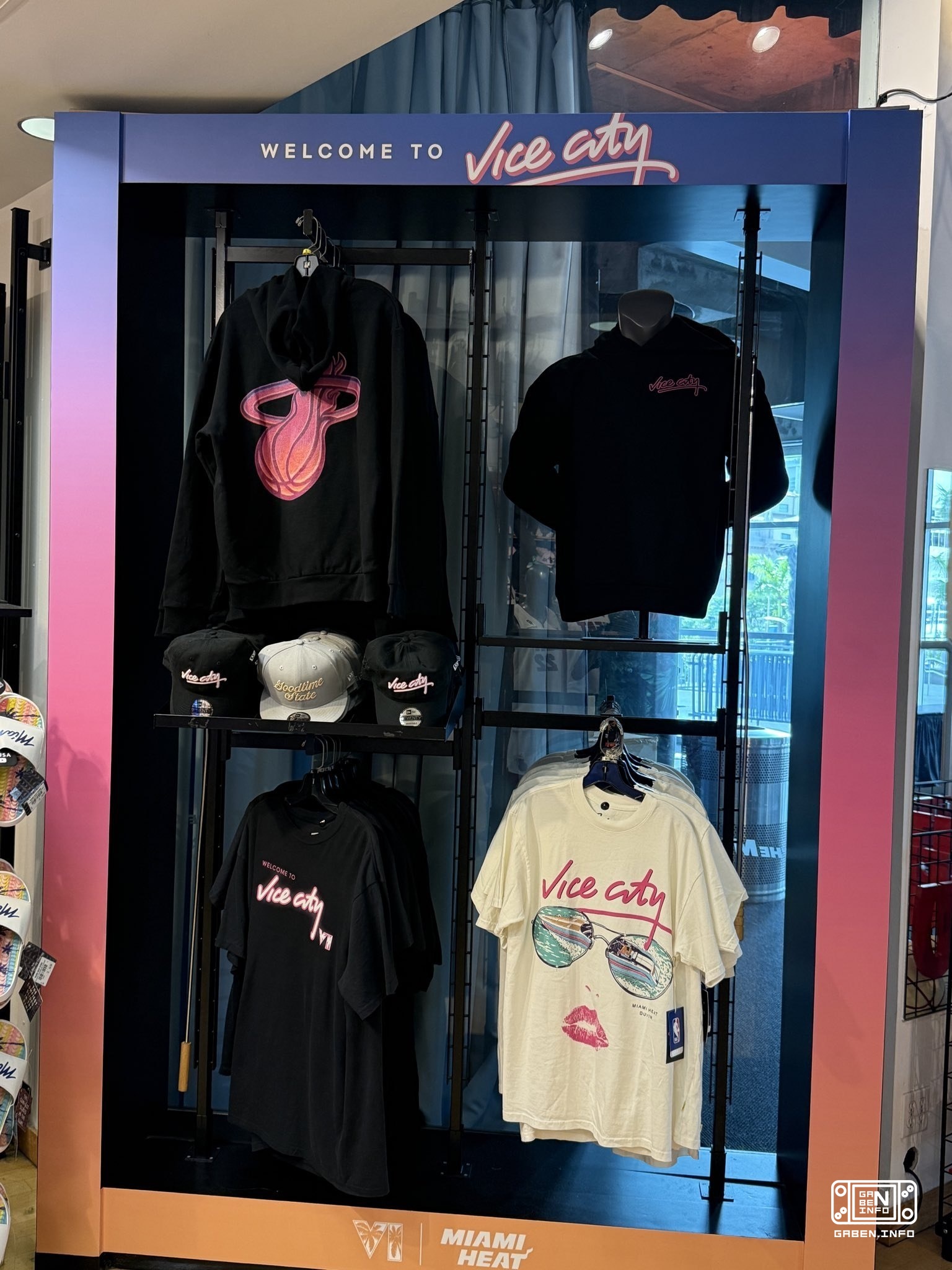Ngày hôm nay, cửa hàng "Casey Center" sẽ mở cửa, nơi sẽ có một cửa hàng GTA VI của Miami Heat. Một số người đã có thể ch...