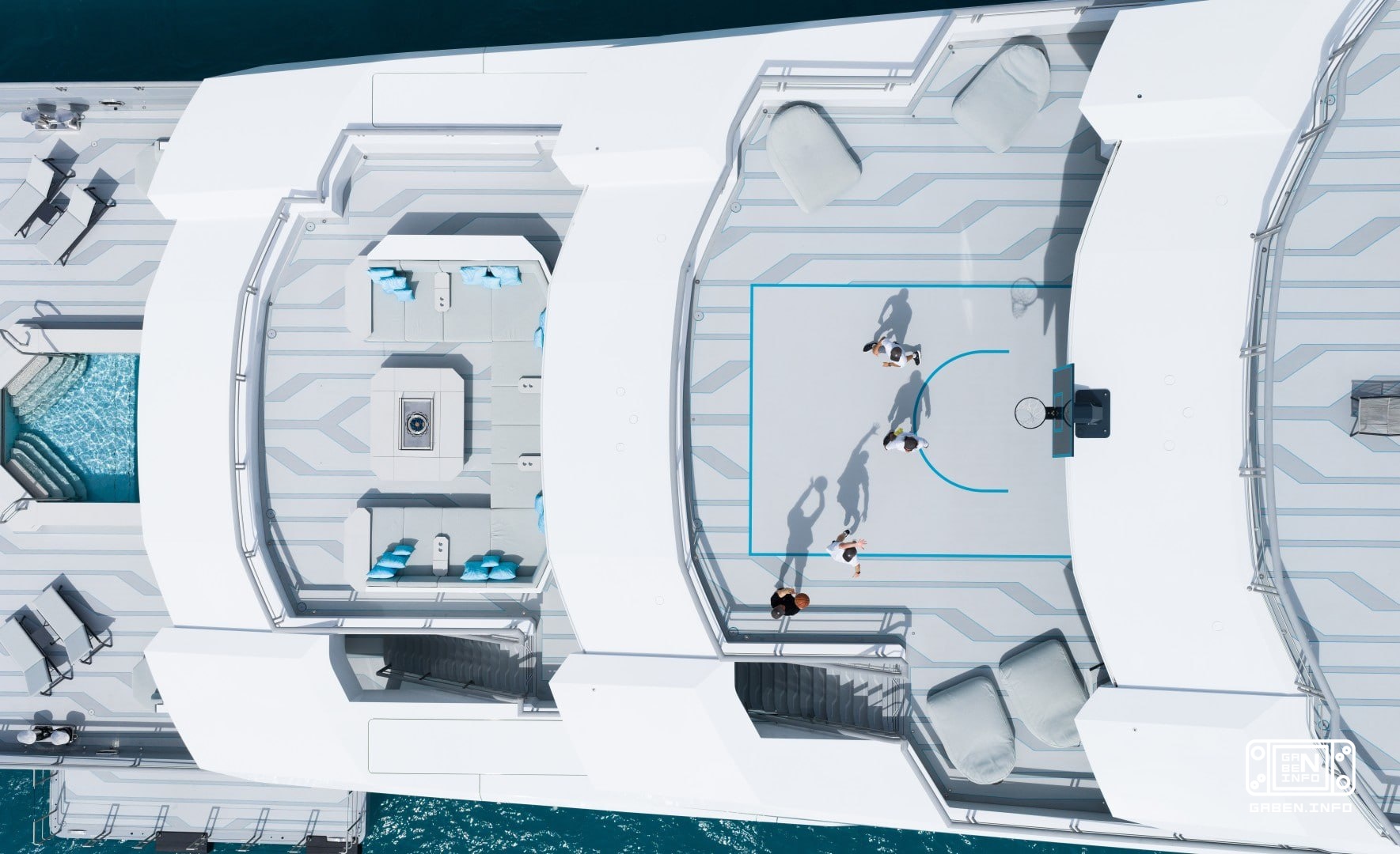 😁 Uncle Gabe Newell decided to thank the 3,000 people who helped build his superyacht worth $500M! And no, it's not just...