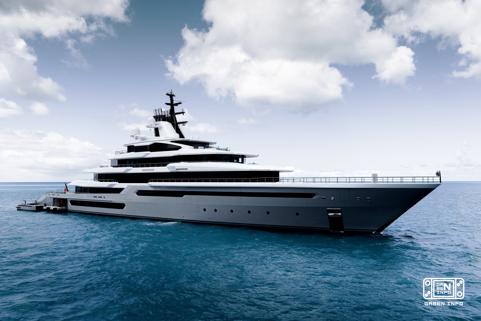 😁 Uncle Gabe Newell decided to thank the 3,000 people who helped build his superyacht worth $500M! And no, it's not just...