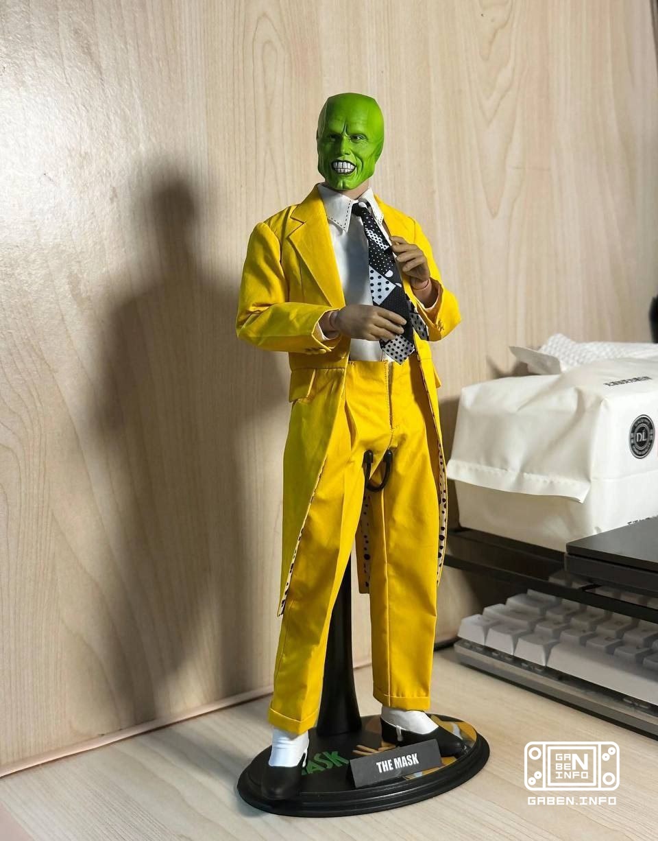 Figure from the movie "The Mask" Deluxe Edition 2.0 in 1/6 scale from Dark Toys