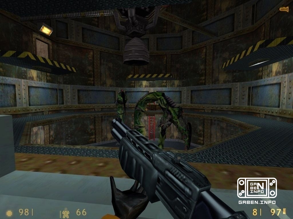 ☢️ 🔦 Good old Half-Life from back in 1998.