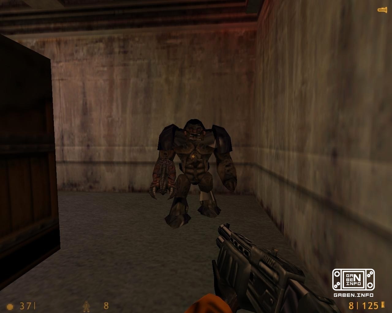 ☢️ 🔦 Good old Half-Life from back in 1998.