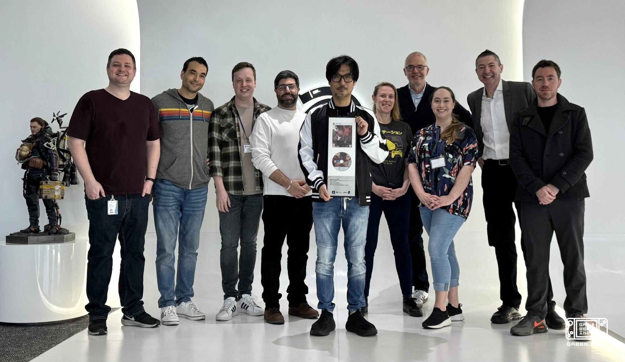 The Japanese policeman was visited by the Sony Interactive Entertainment team. Considering Kojima’s face, he is extremel...