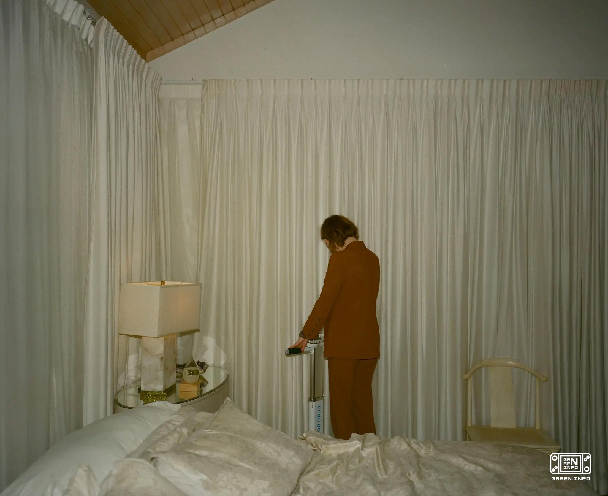 The director of The Lost and Lost and The Lobster, Yorgos Lanthimos, will give up his film career to focus on photograph...