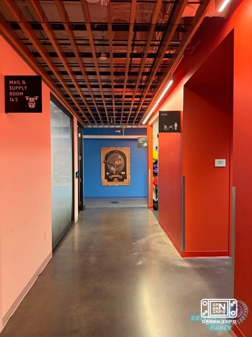 📱 What's inside the Valve office - insights from the tour. A Reddit user got to Valve's headquarters in Seattle and gave...