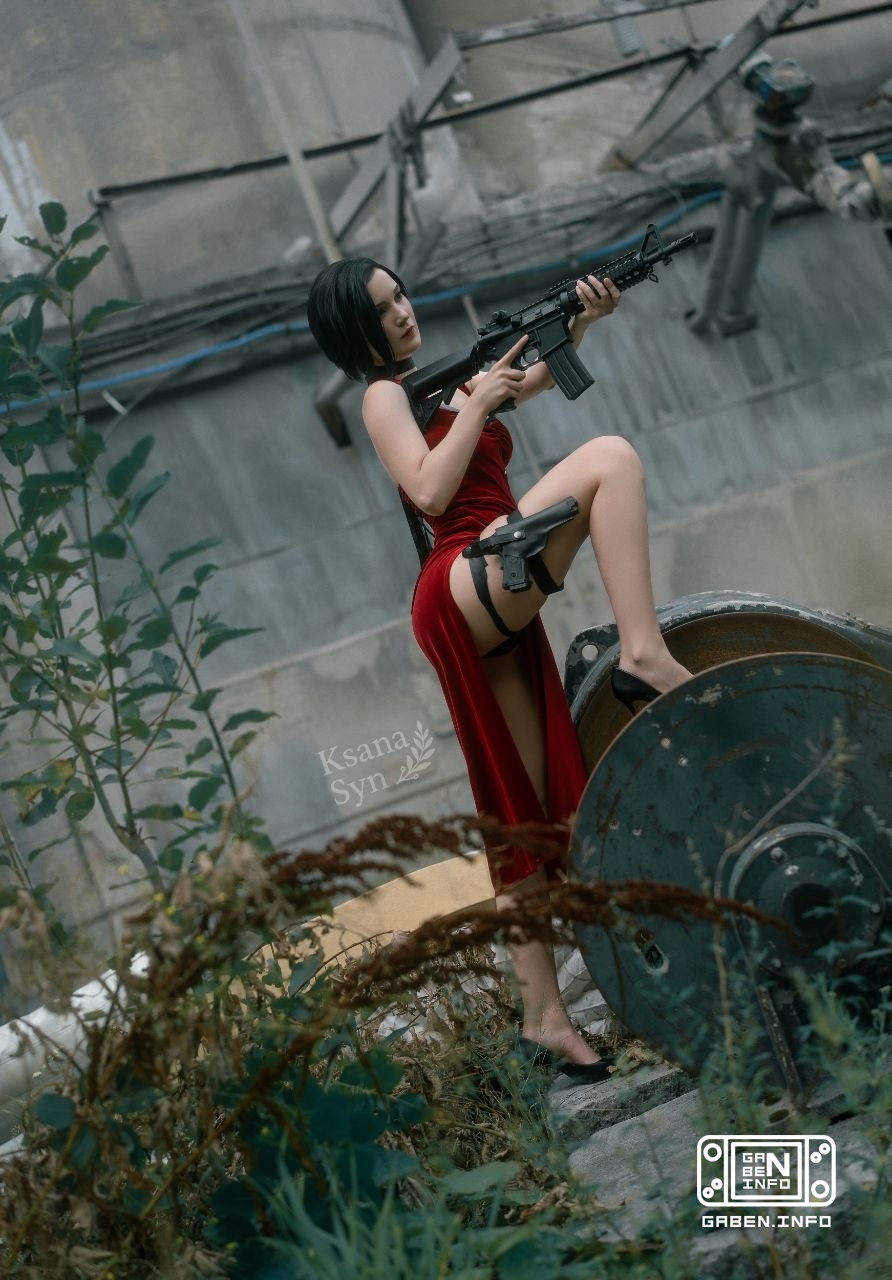 Fandom: Resident Evil Character: Ada Wong Cosplayer: Ksana Syn @only_true_cosplay Photographer: Alens_photo