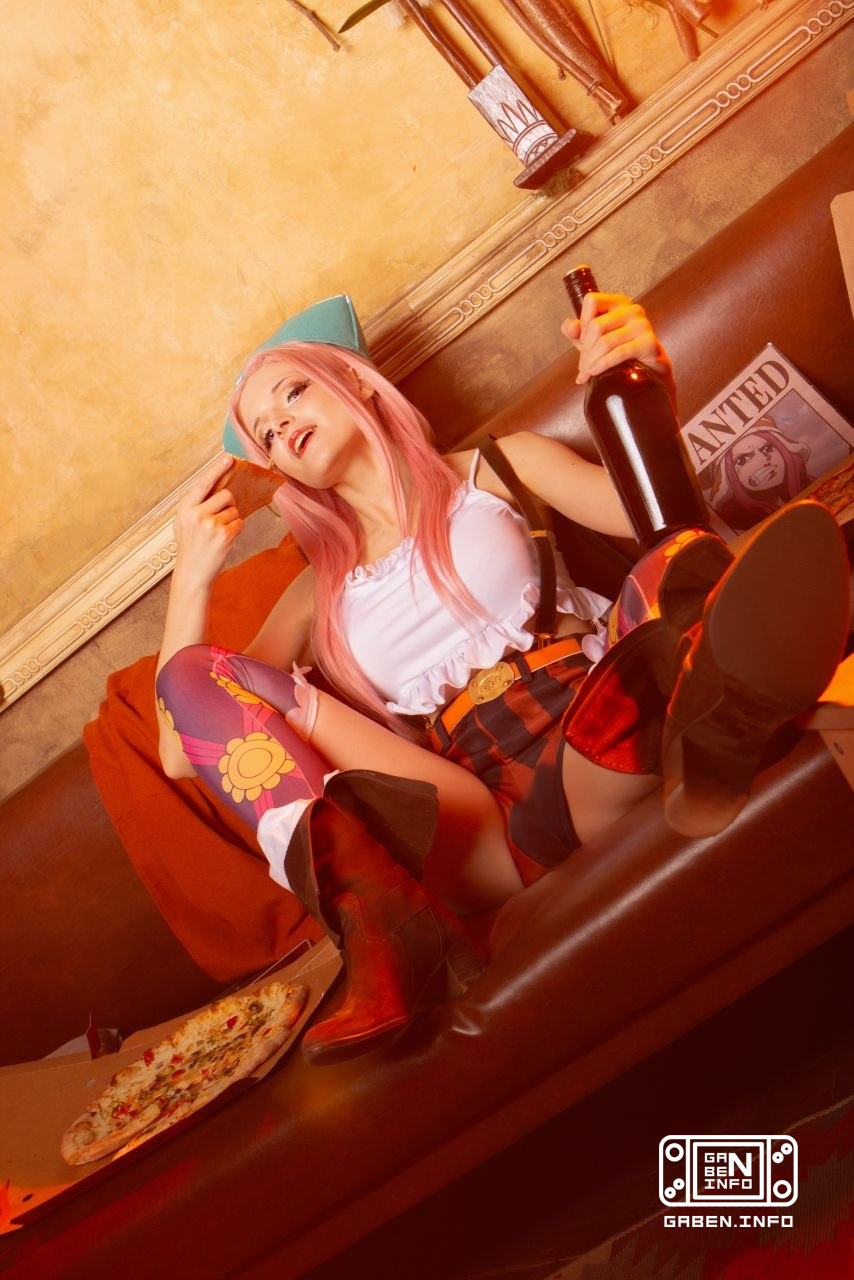 Character: Bonney Cosplayer: Mari Aisu