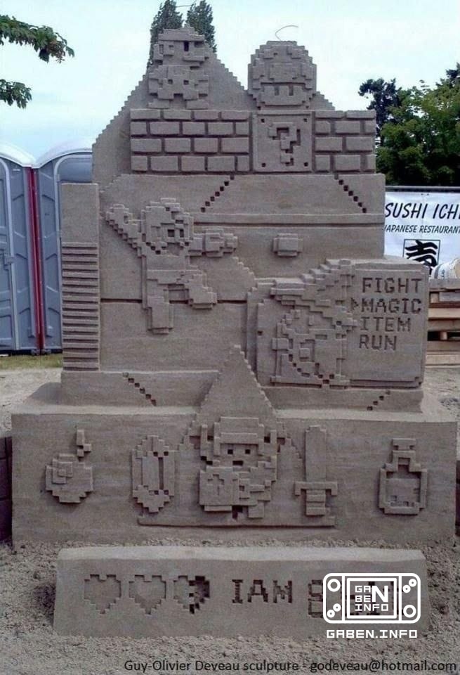 8-bit sand sculpture😍 (summer is coming)