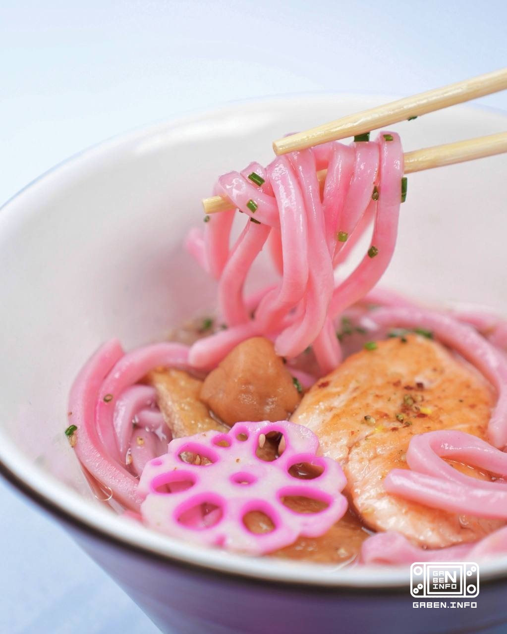 The Japanese say: ichigo ichie - each moment happens only once.That's why you definitely shouldn't miss hanami at J'PAN ...