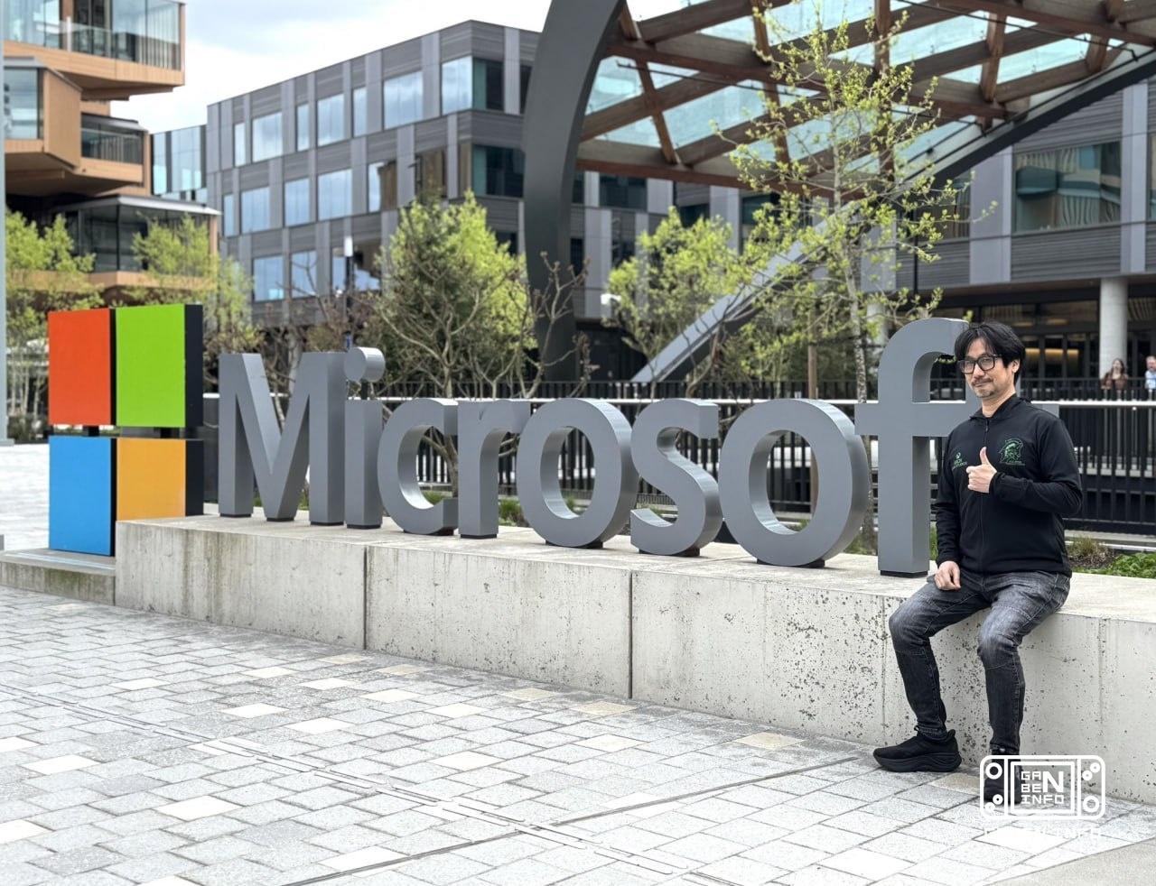 Kojima personally came to fire Microsoft employees and show what the father of PlayStation looks like