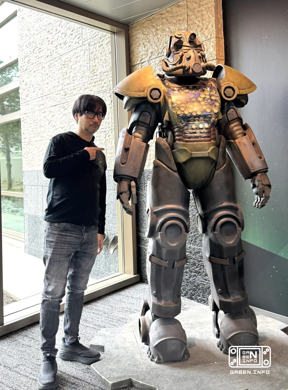 Kojima personally came to fire Microsoft employees and show what the father of PlayStation looks like