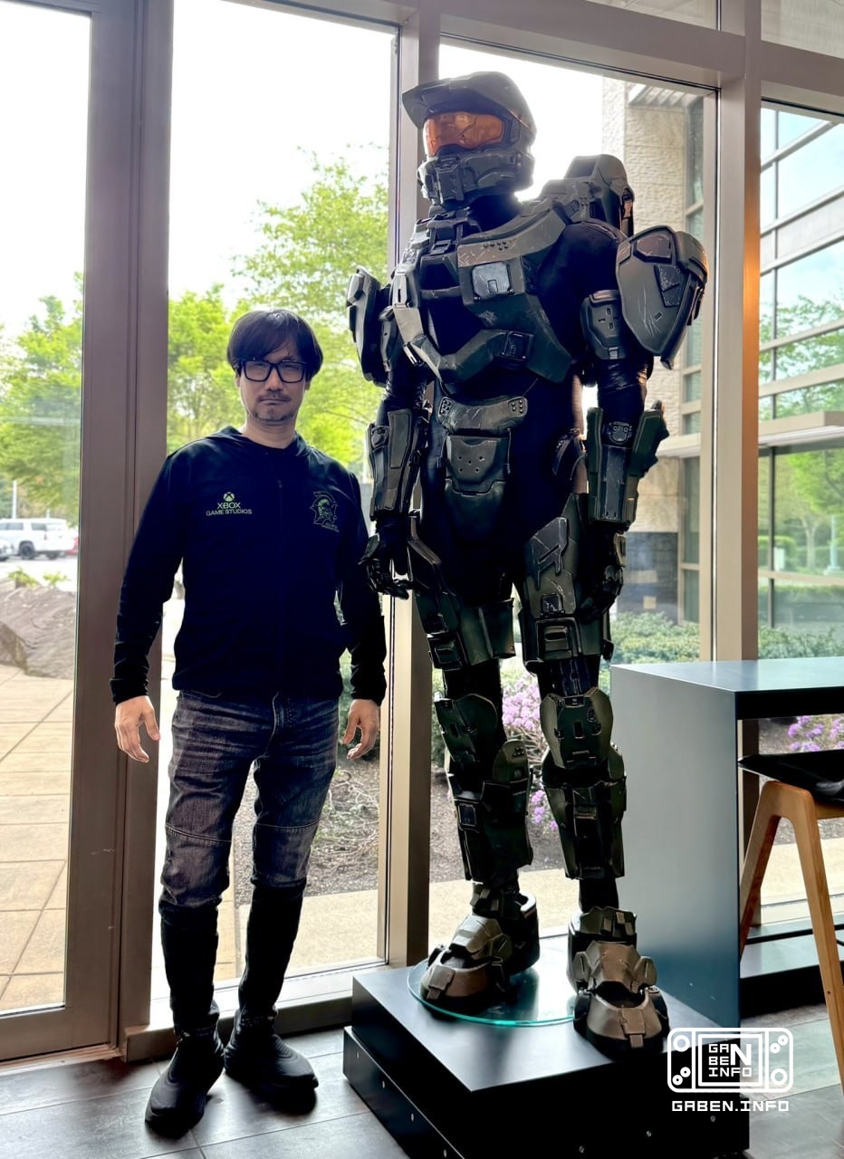 Kojima personally came to fire Microsoft employees and show what the father of PlayStation looks like